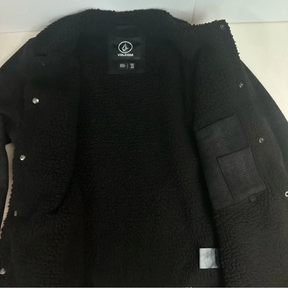 Volcom Men’s Keaton Jacket Plaid Fleece Lined Sz M Black Gray Wool Blend